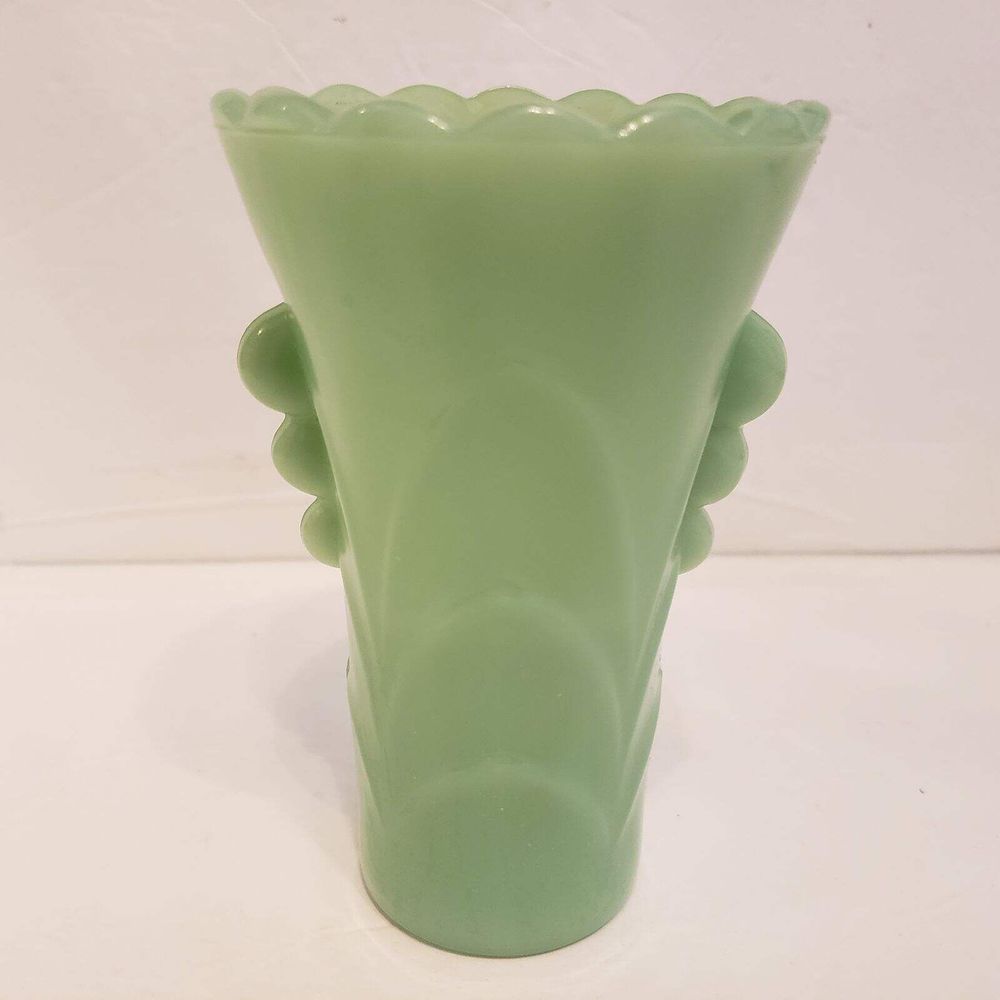 Fire King Jadeite Deco Vase 5 1/4" Scalloped Rim Vintage MCM Mid Century - Picture 2 of 6